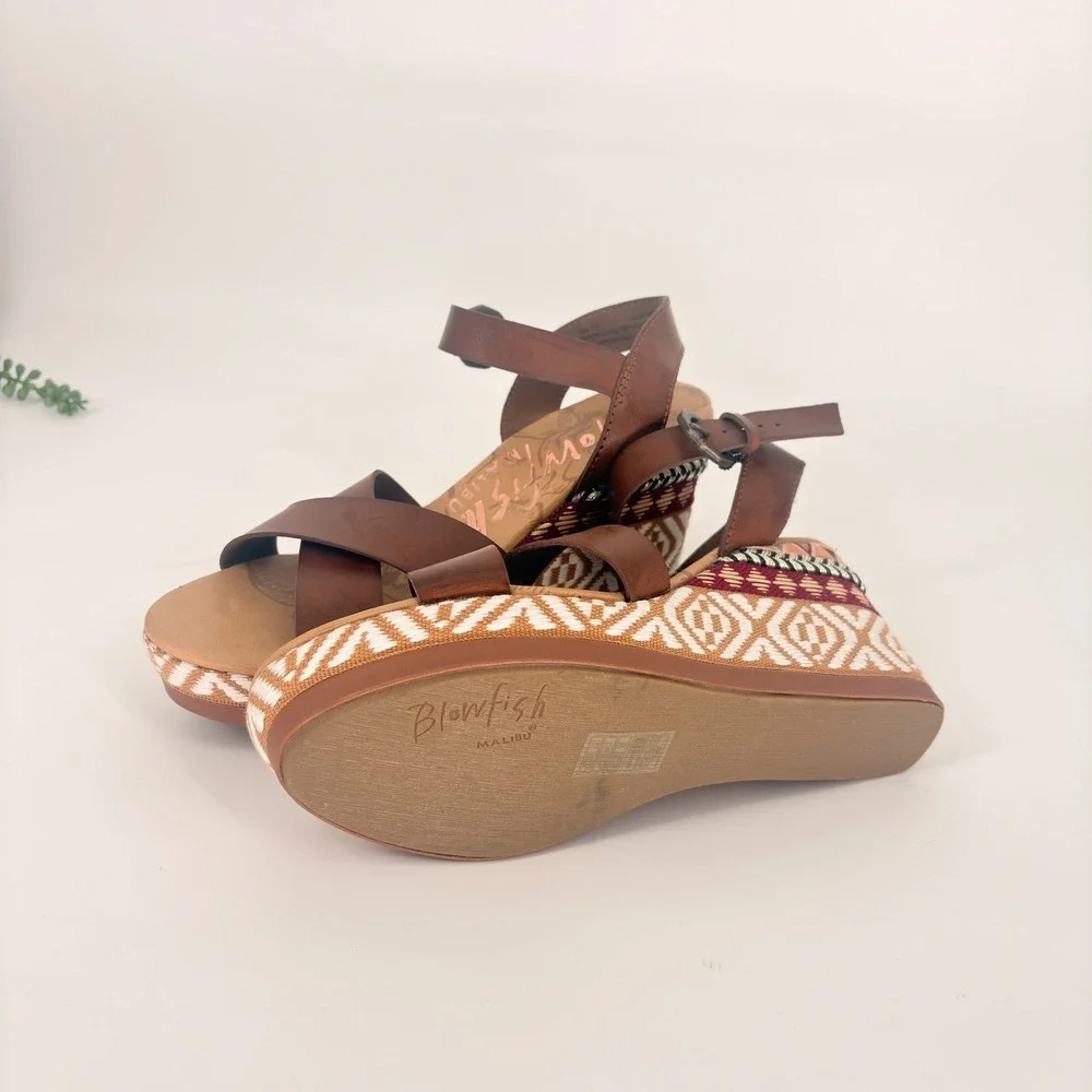 Blowfish Malibu Womens Brown Wedge Sandals Geometric Print Platform Buckle Sz 10